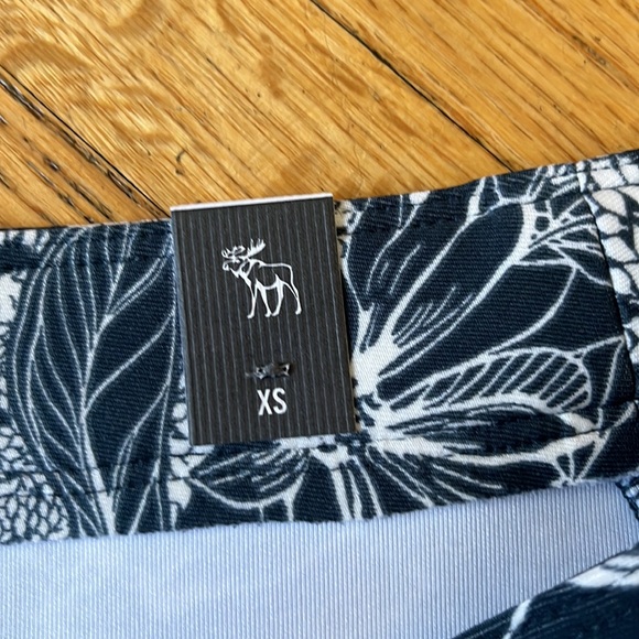 Abercrombie & Fitch Floral Wrap Skirt - Picture 9 of 10